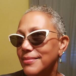 Meet your Posher, Jacquelyne